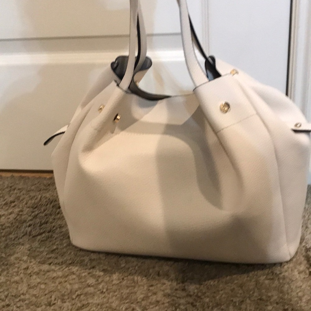 Handbag - Picture 3 of 7